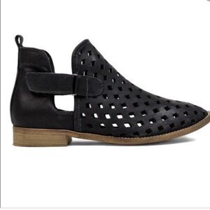 Anthropologie Musse & Cloud Calia Ankle Boot size 39EU / 8 US